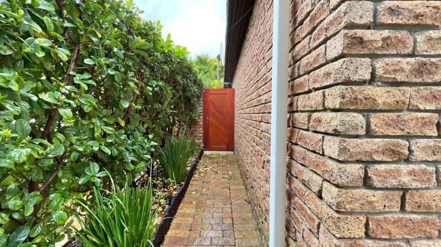 3 Bedroom Property for Sale in Martinville Western Cape
